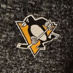 Pittsburgh Penguin NWT NHL  Black and Gray 1/4 quarter Zip fleece women PLAYOFFS